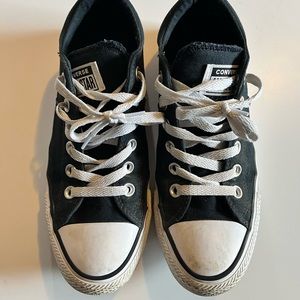 Black converse Allstars 7.5